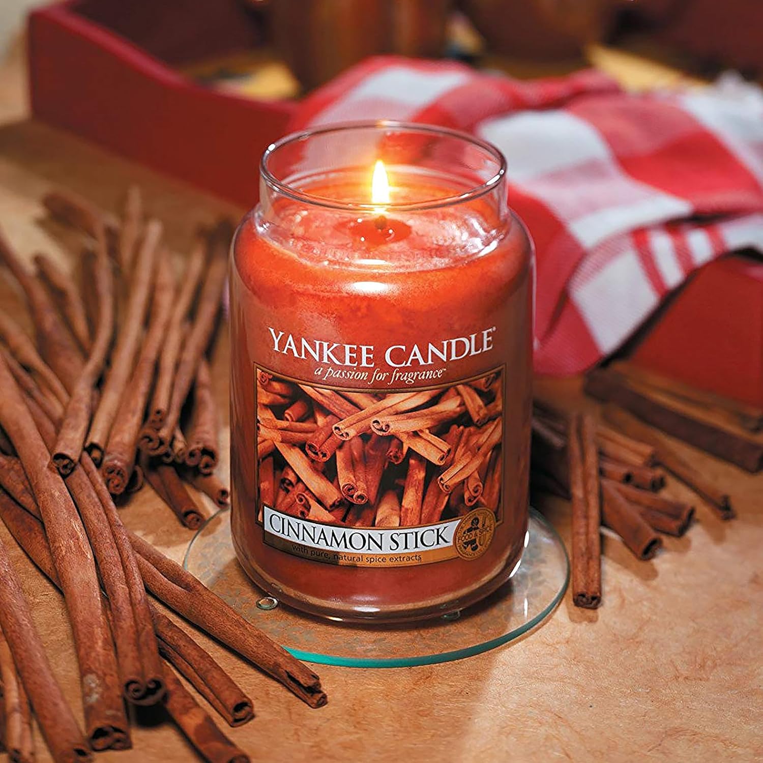 Yankee Candle Duftkerze im Glas (Cinnamon Stick) *